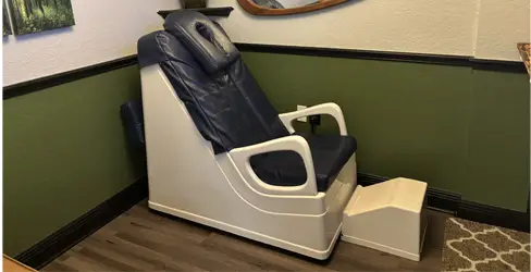 Chiropractic-Lithia-FL-hydrochair-therapy.webp
